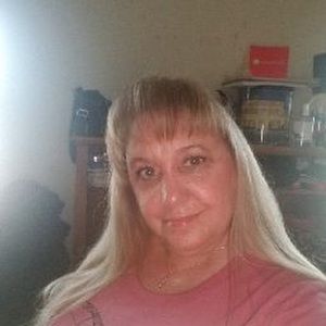 Meet your Posher, Debi